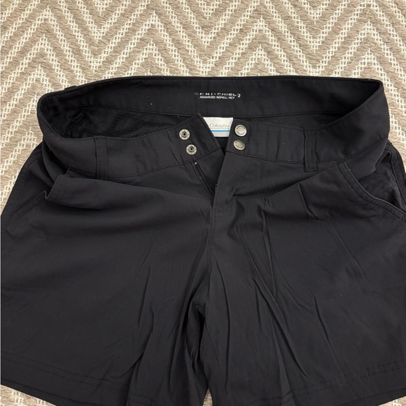 Women's Columbia Black and Green Shorts Bundle - Picture 7 of 8